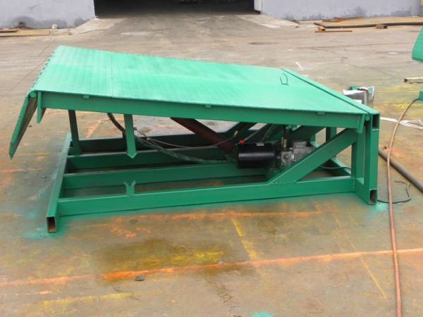 Stationary Hydraulic Dock Leveler